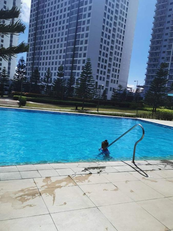 R&A Staycation At Wind Residence タガイタイ エクステリア 写真